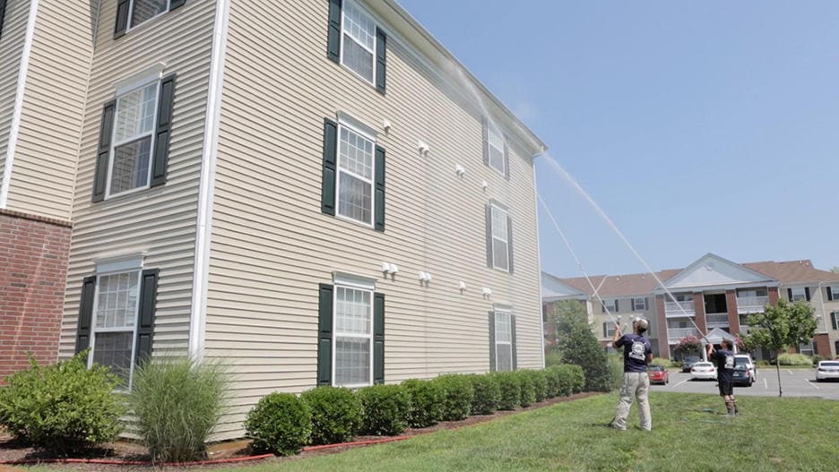 apartment pressure washing outside panel